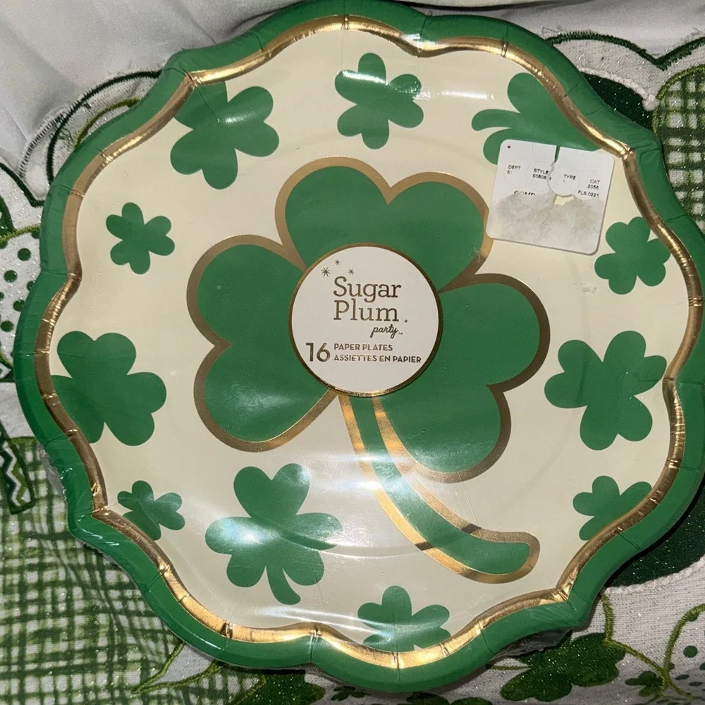 St Patrick’s Day 2 Sets of 16 Plates & 40 Napkins Party